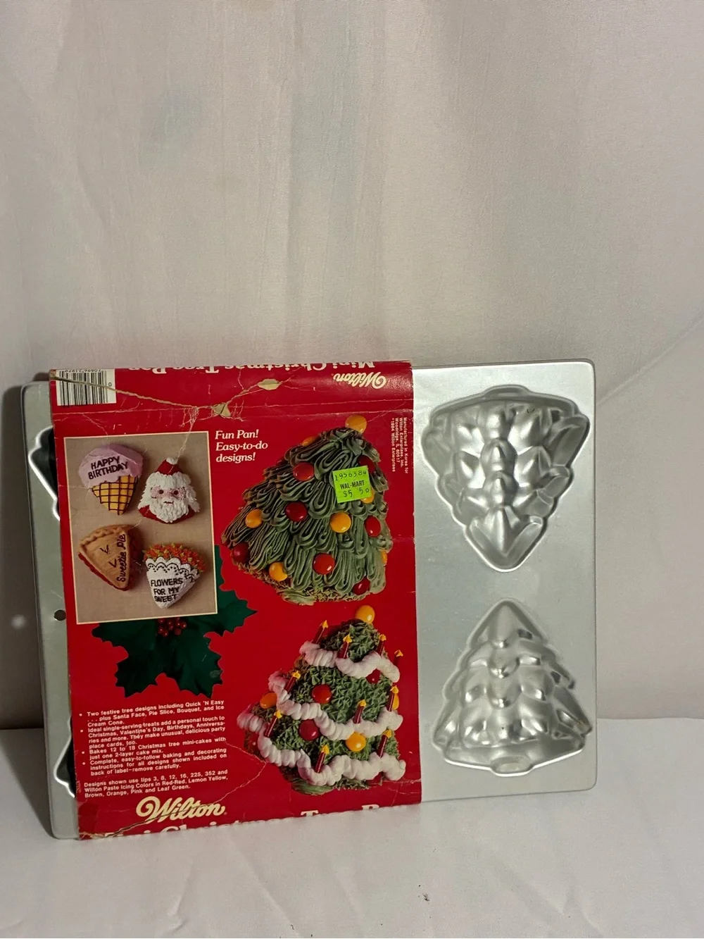 Wilton vintage Christmas Tree Cake Pan -Holiday Bakeware